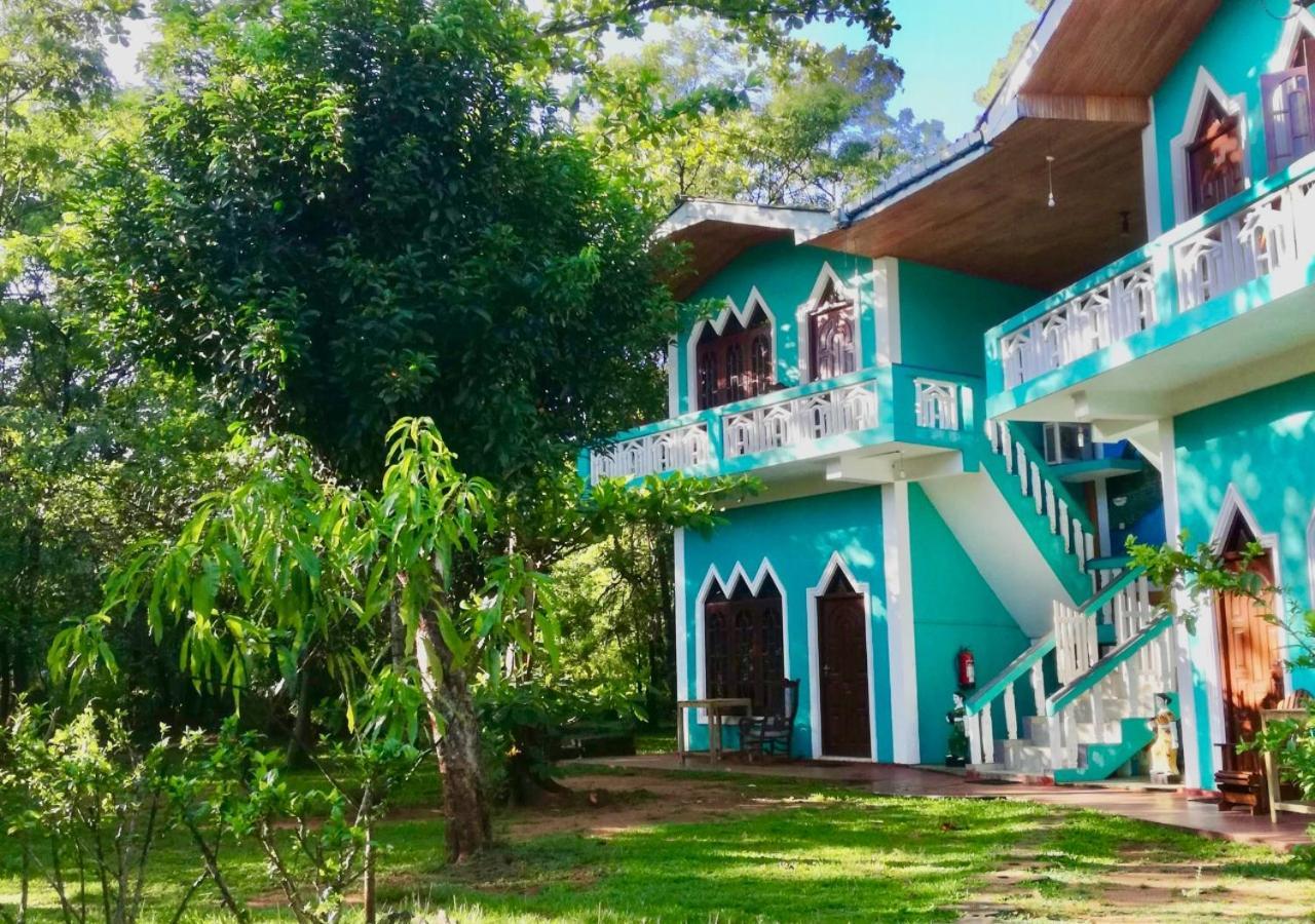 The Green Heaven Resort シギリヤ エクステリア 写真